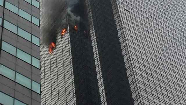 Incendiu la Trump Tower din New York: O persoană grav rănită și 4 pompieri cu leziuni minore