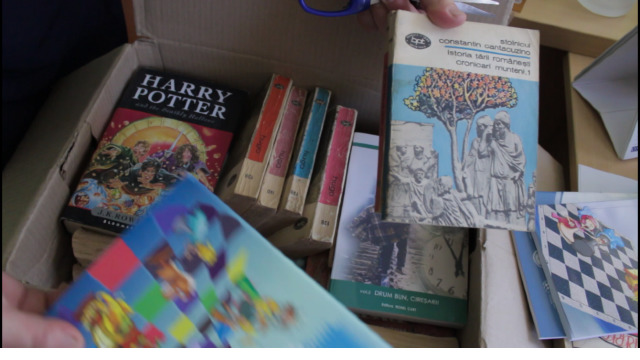 Cinci școli cu predare în grafia latină din regiunea transnistreană au primit cărți