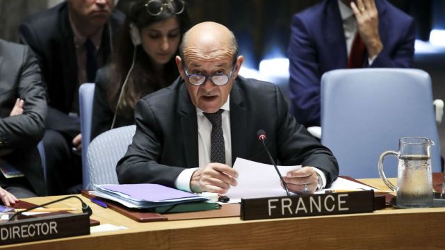 Franța avertizează guvernul sirian că ar putea urma noi atacuri dacă încalcă din nou „liniile roșii” în privința armelor chimice