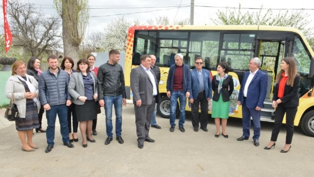 Autobuz nou pentru transportarea copiilor din Trușeni