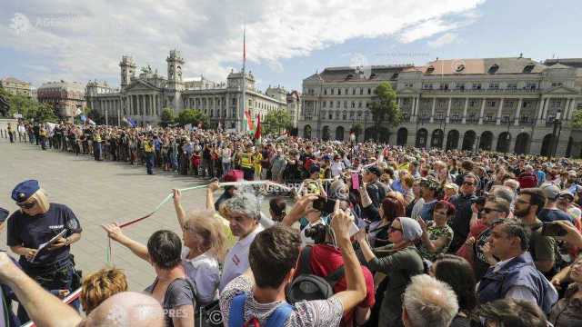 Ungaria | Circa 1.000 de persoane au protestat în fața Parlamentului, reunit după alegerile din aprilie