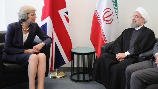 Theresa May l-a asigurat pe Hassan Rouhani că își mențin angajamentul față de acordul nuclear cu Iranul din 2015