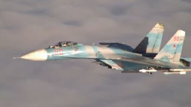 Un avion rus de tip Su-27 a interceptat „neprofesionist” un avion american de spionaj