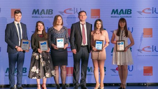 Cei mai buni studenți și masteranzi din țară au fost premiați cu „Bursele de Merit”