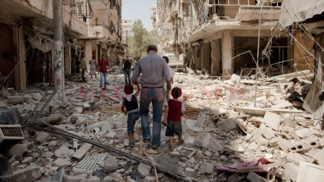 Sute de insurgenți și civili trebuie să părăsească trei sectoare de la periferia de sud a Damascului