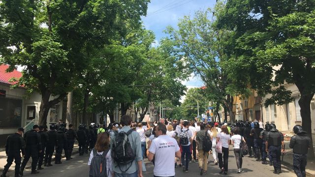 Manifestații fără incidente ale comunității LGBT. Sute de polițiști au fost mobilizați pentru a menține ordinea publică