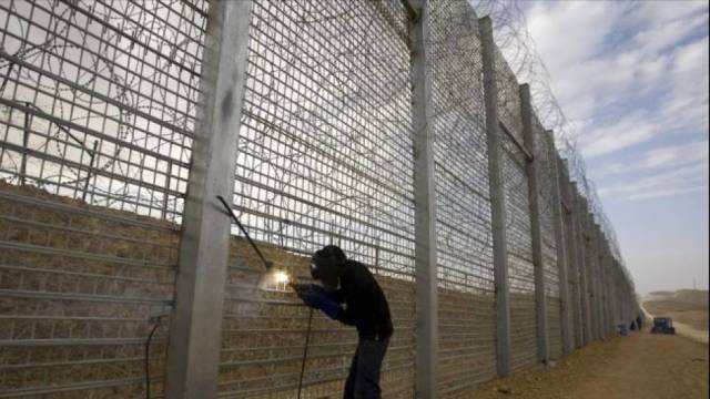 Gard construit între Muntenegru și Albania, soluția pentru stoparea fluxului de emigranți