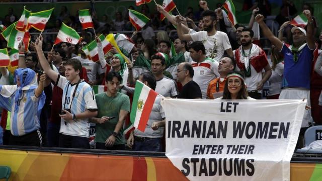 Interdicția privind prezența femeilor pe stadioanele din Iran, ar putea fi ridicată