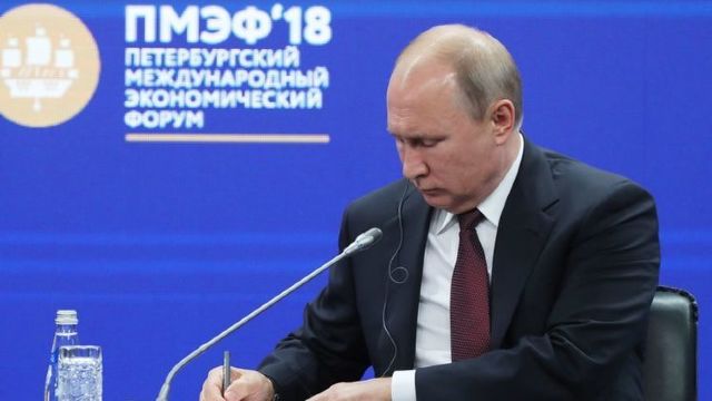 Putin lasă să se înțeleagă că ar putea rămâne la putere după expirarea mandatului său