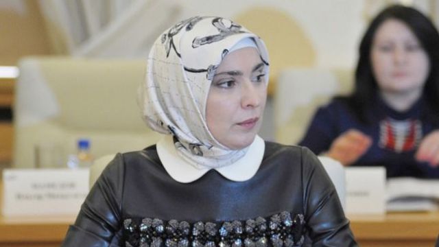 O profesoară musulmană a primit interdicția de a purta văl în sala de clasă