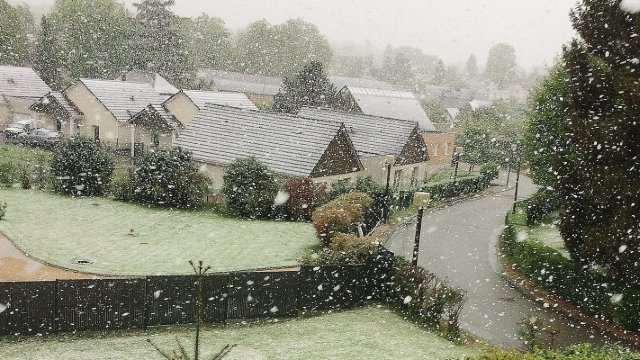 Video. A nins în Franța în plină primăvară