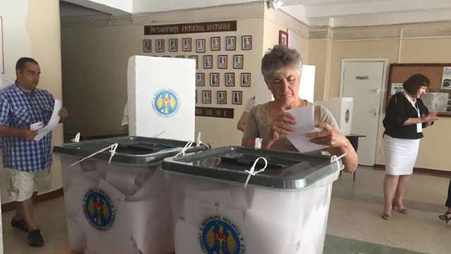 Alegeri locale | Până la 20.00, în Chișinău și Bălți a fost depășit pragul de 1/3 din alegători. Primele rezultate, după 22.00