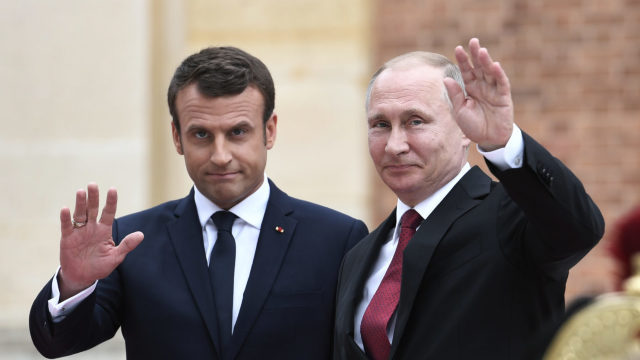 În timpul vizitei sale în Rusia, Macron dorește să dea un nou impuls relațiilor dintre Moscova și Paris