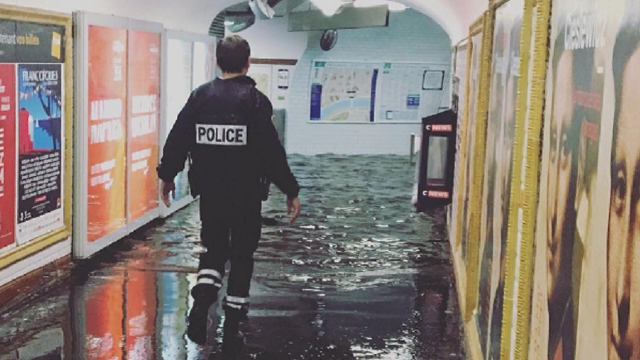 Stații de metrou din Paris, inundate în urma unor intemperii