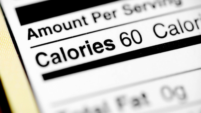 În Statele Unite a devenit obligatorie afișarea caloriilor în meniurile restaurantelor și în magazine