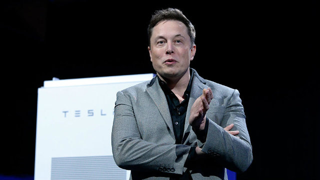 Elon Musk se va retrage din funcția de președinte al companiei Tesla, dar va rămâne director executiv