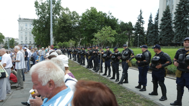 Poliția cere locuitorilor Chișinăului să nu se lase provocați la protestul de duminică. Circulația, sistată pe b-dul Ștefan cel Mare