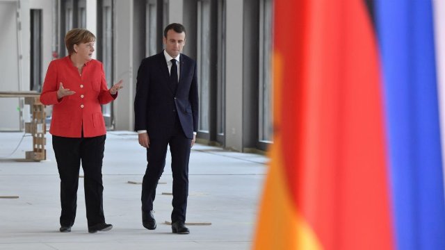 Merkel și Macron au convenit pentru un buget al zonei euro 