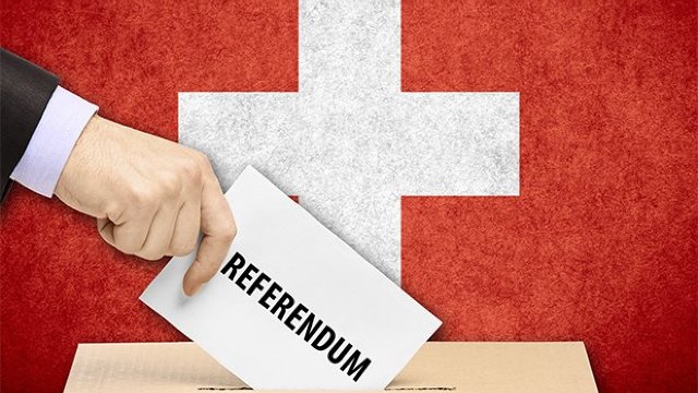 Elvețienii își exprimă părerea prin referendum în privința unei noi legi în domeniul bancar