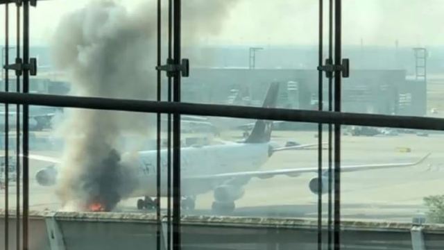 Zece persoane au fost rănite ușor în urma unui incendiu pe aeroportul din Frankfurt (VIDEO)