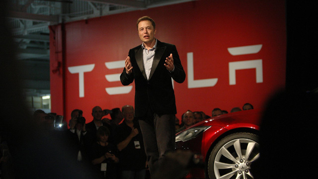 Elon Musk de la Tesla concediază o parte din angajați pentru a-și reduce costurile