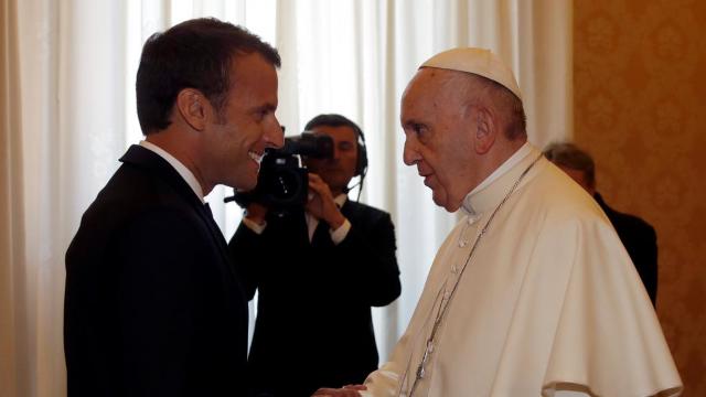 Vatican | Papa Francisc și președintele francez Macron s-au întâlnit pentru prima oară