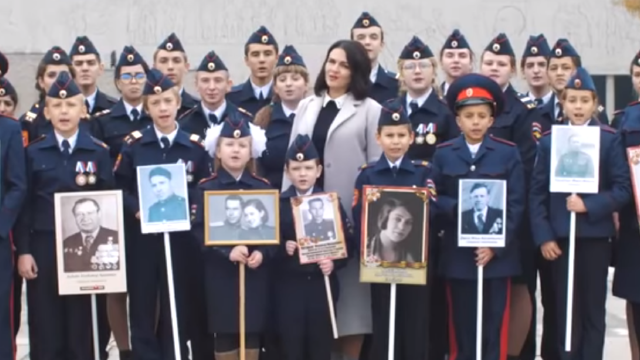VIDEO | Copii de la gradiniță au trebuit să jure într-un cântecel loialitate până la moarte lui Vladimir Putin