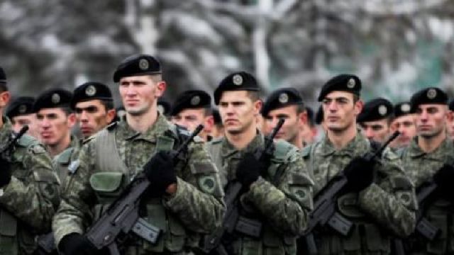  Premierul Kosovo nu renunță la formarea Armatei Kosovo