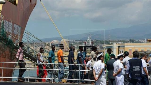 Spania | Jumătate dintre migranții salvați de nava Aquarius doresc să primească azil în Franța