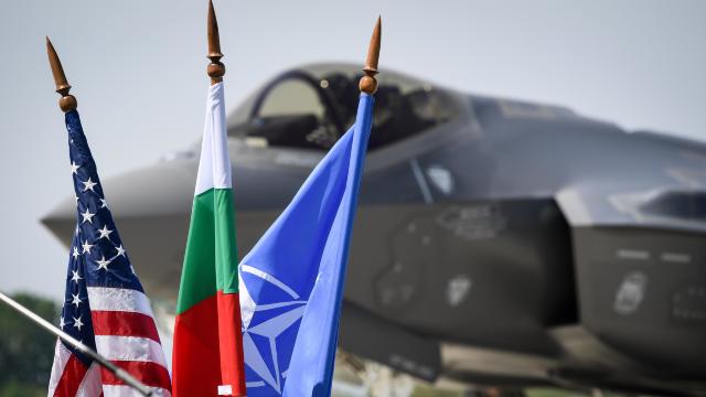 Bulgaria sprijină eforturile NATO de a construi capacități moderne de apărare