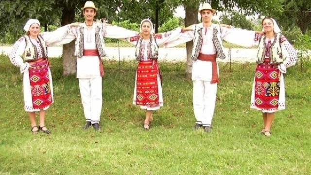 Festival al dansului și cântecului popular românesc la Jula, în Ungaria
