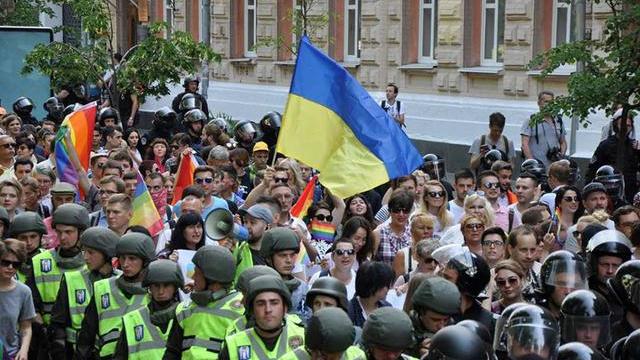 Polițiștii ucraineni au reținut la Kiev 56 de membri ai unei grupări de extremă-dreapta