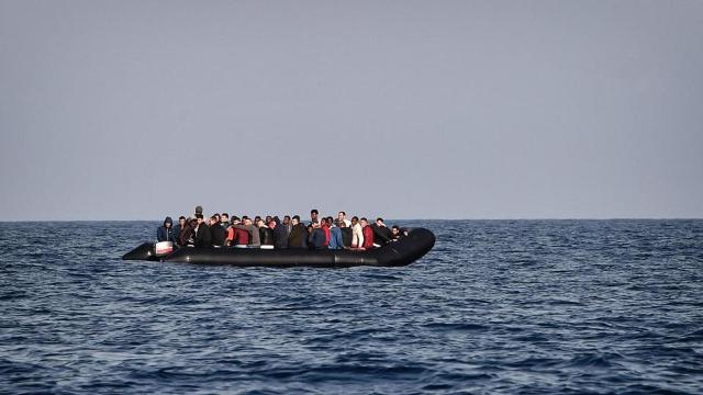 35 de imigranți au murit după ce barca lor s-a răsturnat în largul coastelor Tunisiei