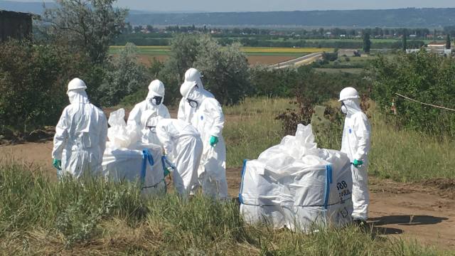 FOTO | Ultimul lot de pesticide din raionul Ungheni a fost evacuat pentru a fi distrus în Polonia