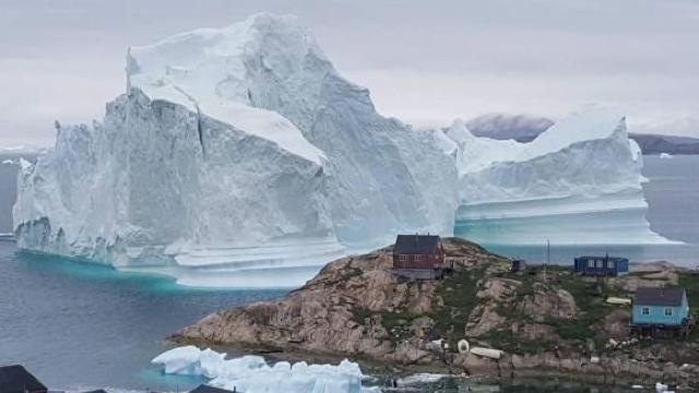 STUDIU | Stratul de gheață al Groenlandei se topește la niveluri fără precedent 