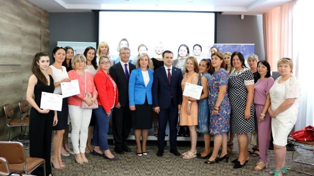 Femeile din R.Moldova cu cele mai bune idei de afaceri au primit câte 120 mii de lei pentru dezvoltarea activităților