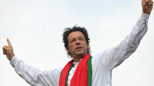 Rezultatele parțiale de după alegerile din Pakistan indică partidul lui Imran Kahn drept câștigător