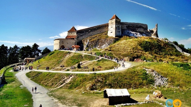 Turiștii pot vizita astăzi gratuit Cetatea Râșnov din Brașov