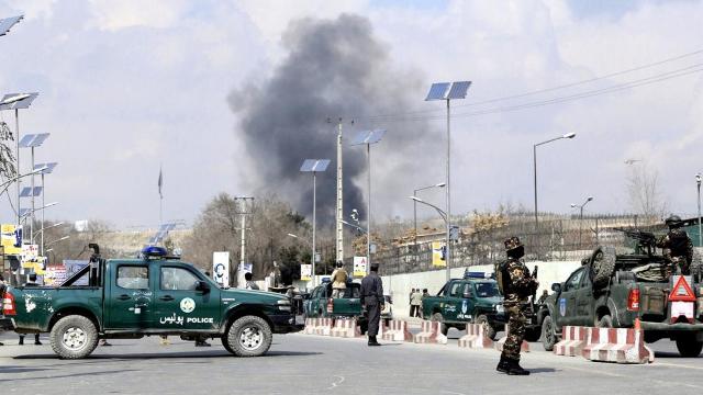 Cel puțin șapte morți, duminică, într-un atentat sinucigaș în centrul orașului Kabul