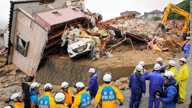 Japonia | 141 de morți în urma ploilor puternice, iar operațiunile de salvare continuă