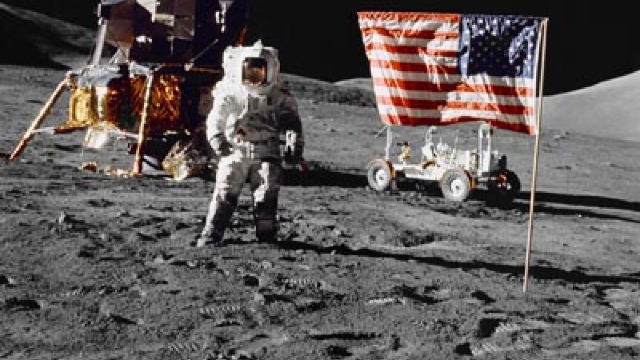Sondaj | Majoritatea rușilor nu cred că astronauții americani au ajuns pe Lună
