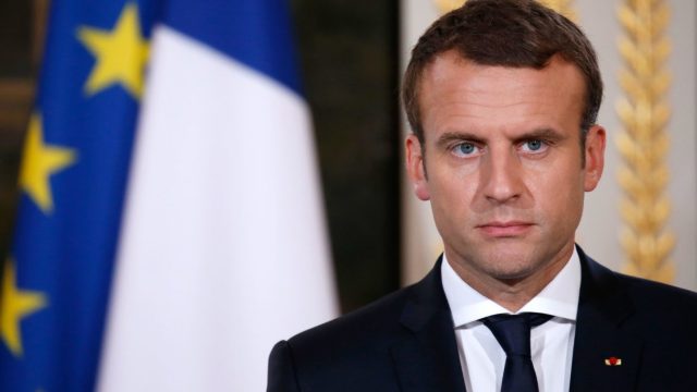 Macron se apără de acuzația de 