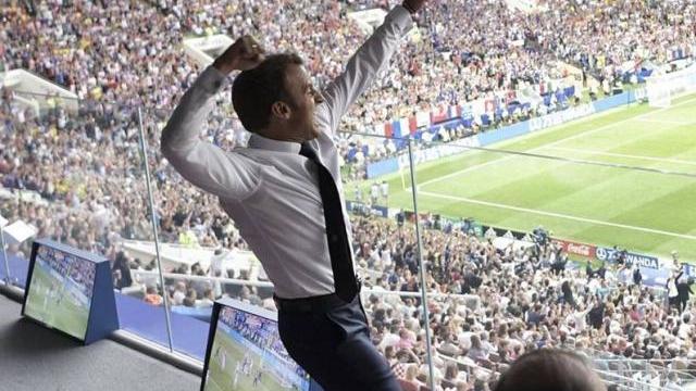 VIDEO | Emmanuel Macron a dansat în vestiare, alături de fotbaliști