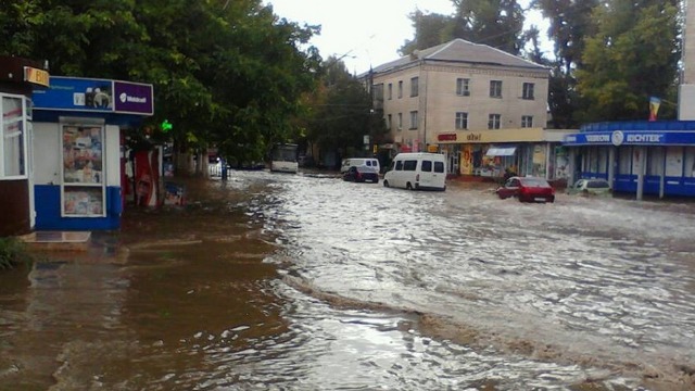 Cauzele inundațiilor din Capitală în urma ploilor torențiale. Primăria popune soluții 