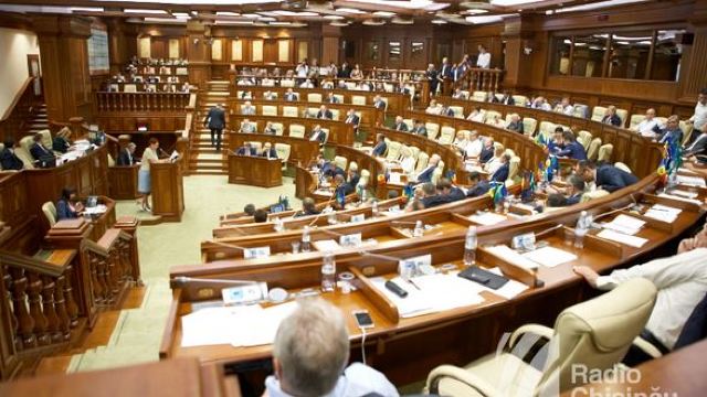 Amnistia fiscală și legalizarea veniturilor și bunurilor dobândite ilicit, pe agenda Parlamentului