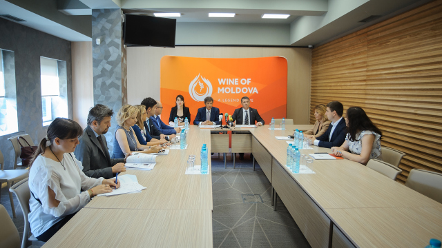 Un Memorandum de Înțelegere privind protecția calității în sectorul viti-vinicol a fost semnat la Chișinău (FOTO)