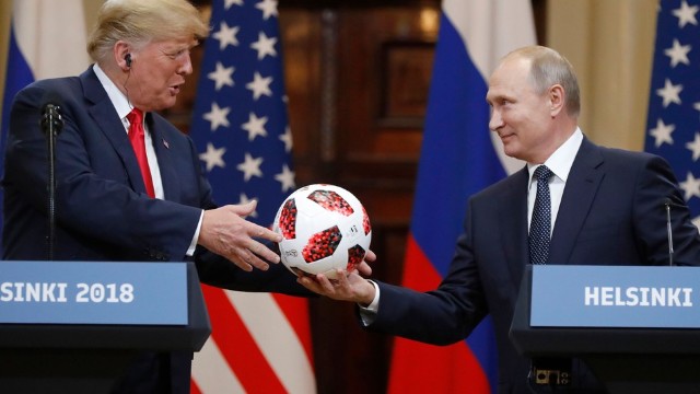 Mingea de la Mondial dăruită de Putin pentru Trump, obiect suspectat asupra riscului de securitate