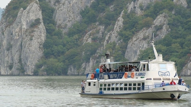 Croazieră la trecerea spectaculoasă a Dunării prin Carpați