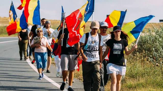 Marșul Centenarului a ajuns la Sadova, satul de baștină al președintelui Igor Dodon