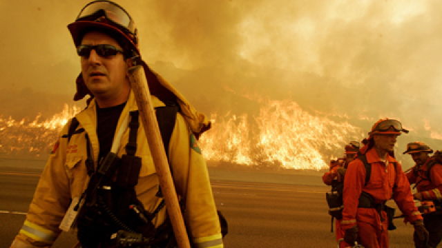Pompierii nu vor reuși să stingă incendiul de vegetație din California în luna august
